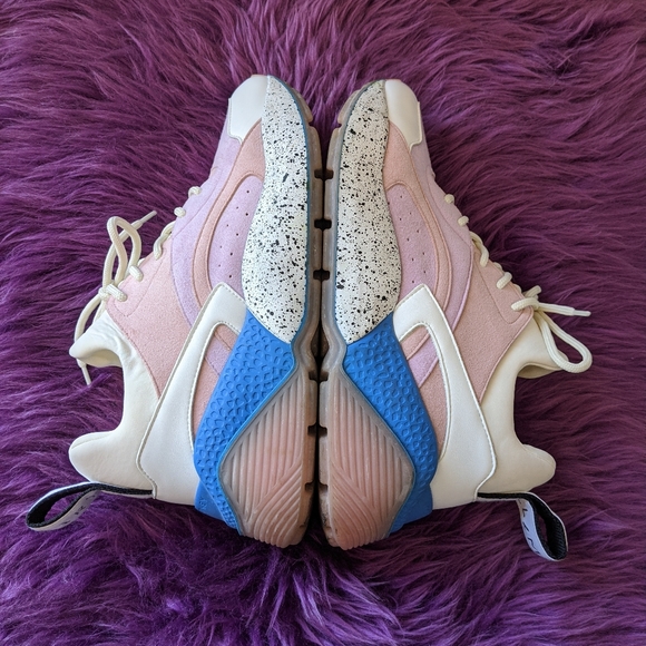Stella McCartney Sneakers.